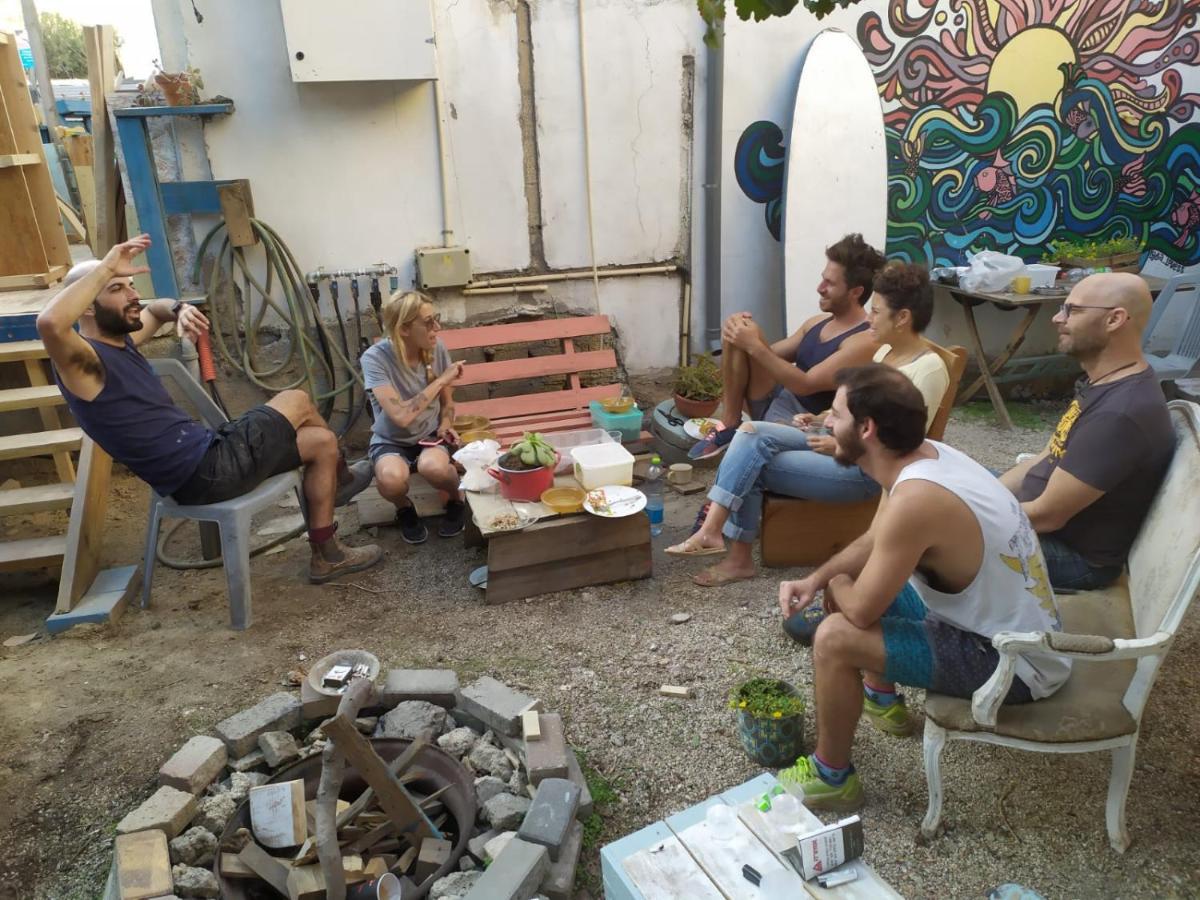 Juha'S Guesthouse - Zarqa Bay Jisr ez Zarqa Eksteriør billede