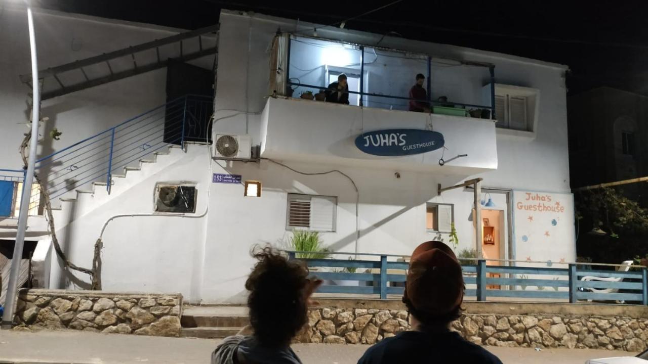 Juha'S Guesthouse - Zarqa Bay Jisr ez Zarqa Eksteriør billede