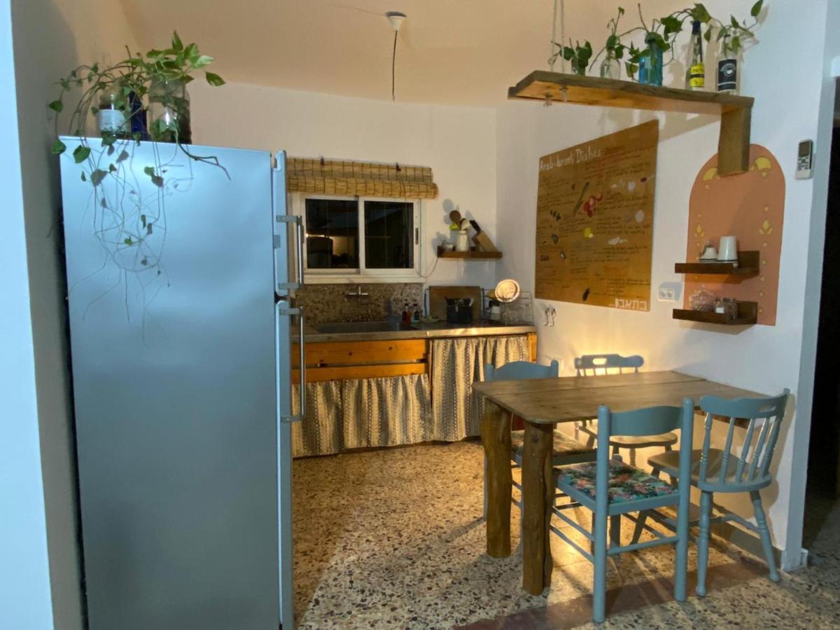 Juha'S Guesthouse - Zarqa Bay Jisr ez Zarqa Eksteriør billede