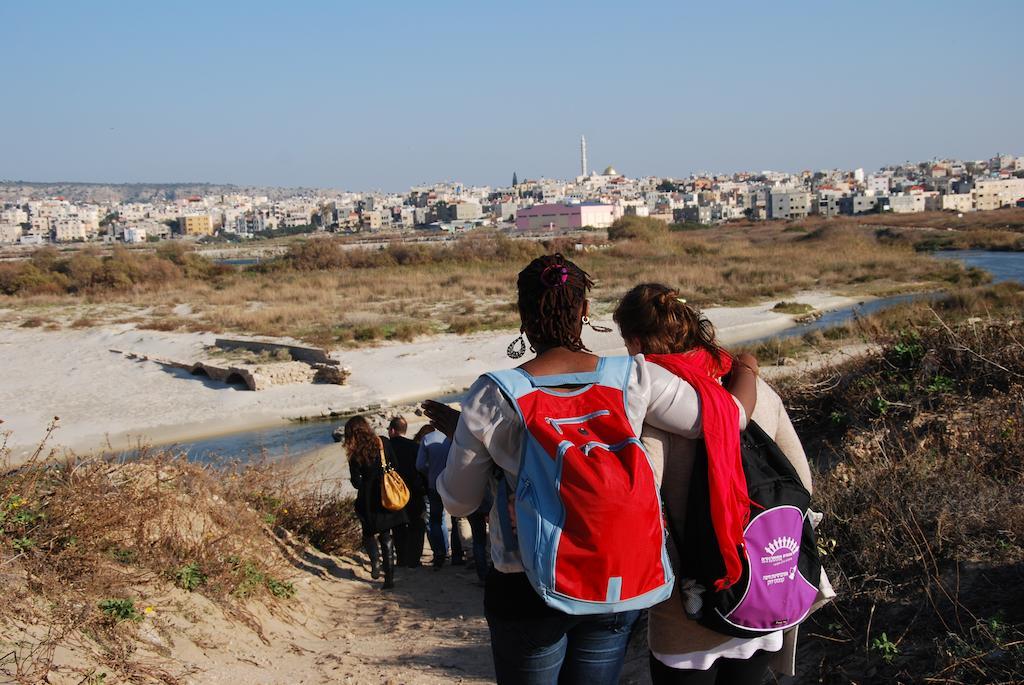 Juha'S Guesthouse - Zarqa Bay Jisr ez Zarqa Eksteriør billede