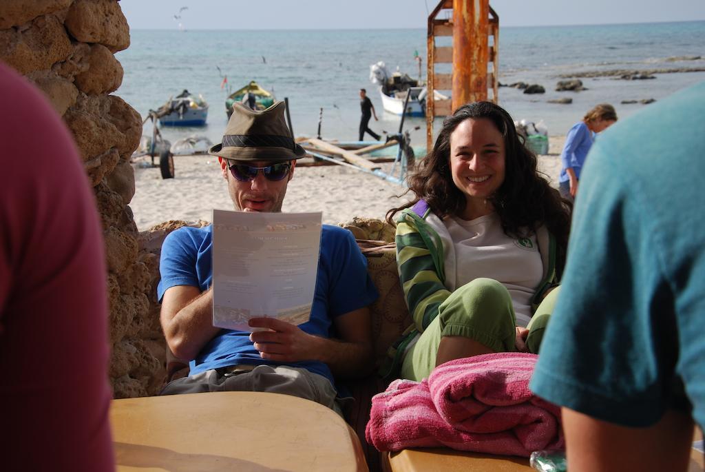 Juha'S Guesthouse - Zarqa Bay Jisr ez Zarqa Eksteriør billede