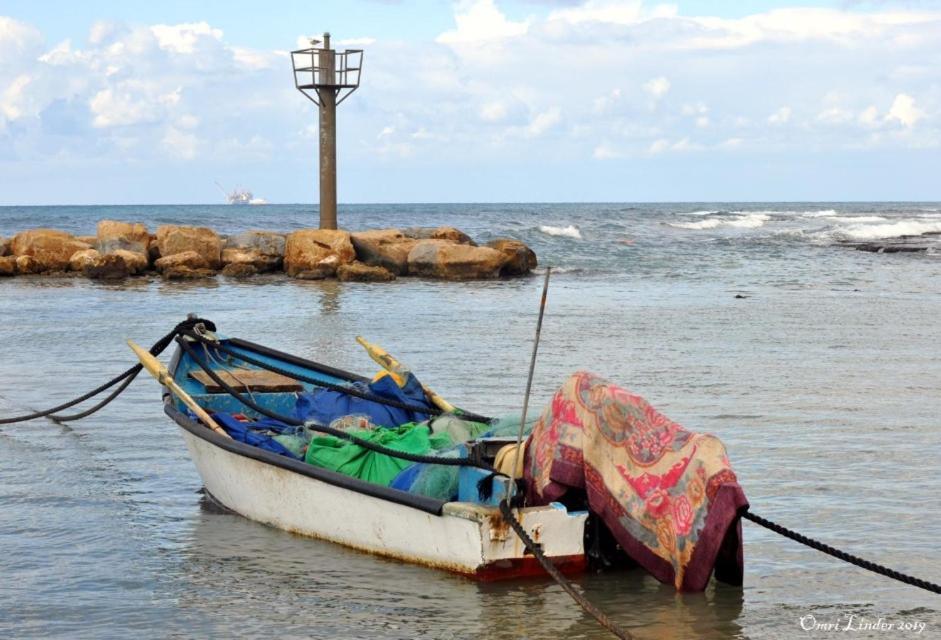 Juha'S Guesthouse - Zarqa Bay Jisr ez Zarqa Eksteriør billede
